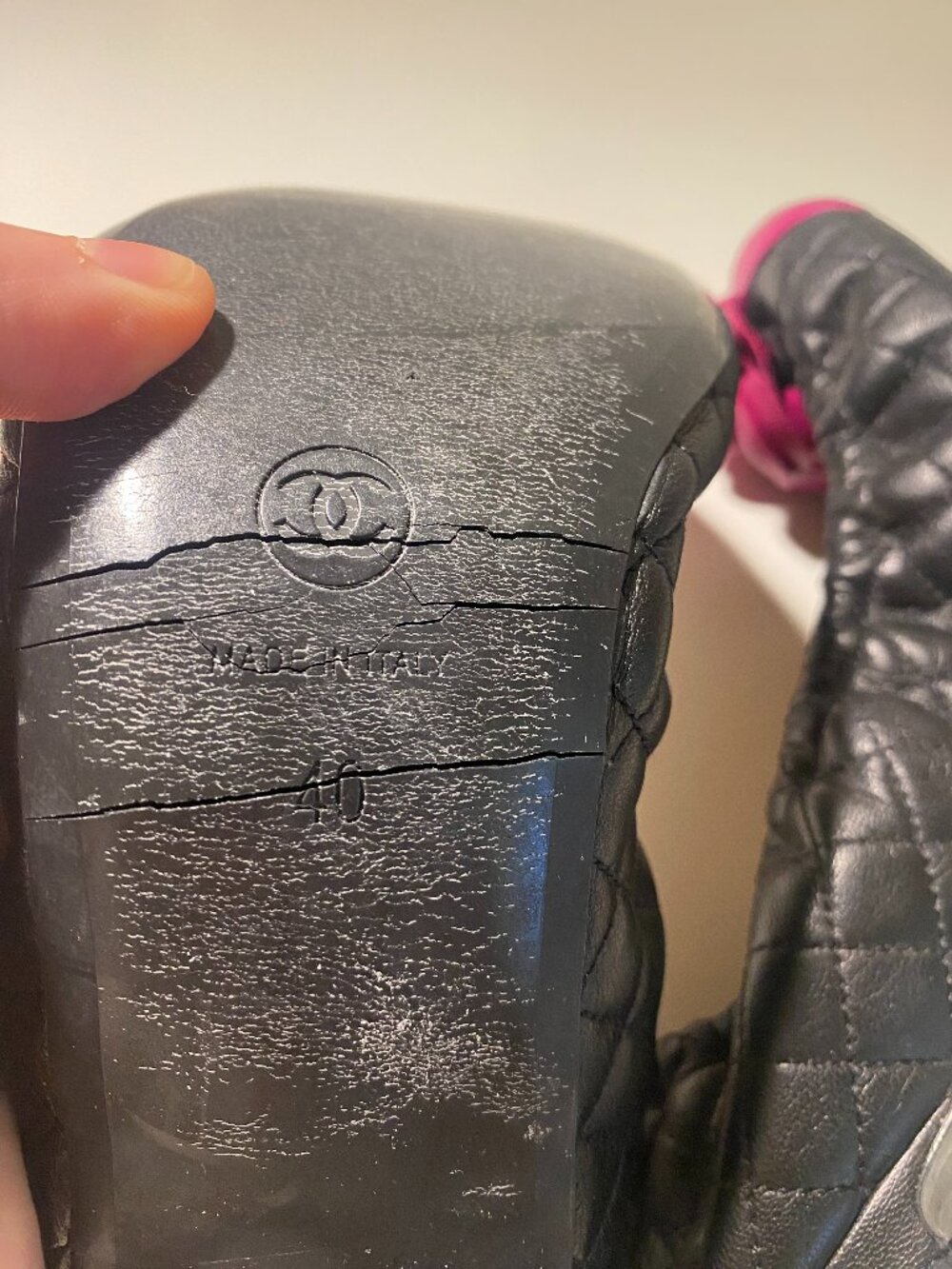 CHANEL Black authentic leather Flats with Hot Pink Camellia Appliqué size 7.5 - Picture 14 of 16